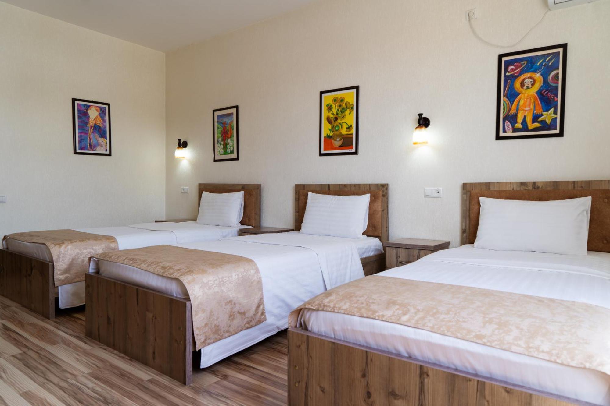 Tourist Inn Hotel Tasjkent Exteriör bild