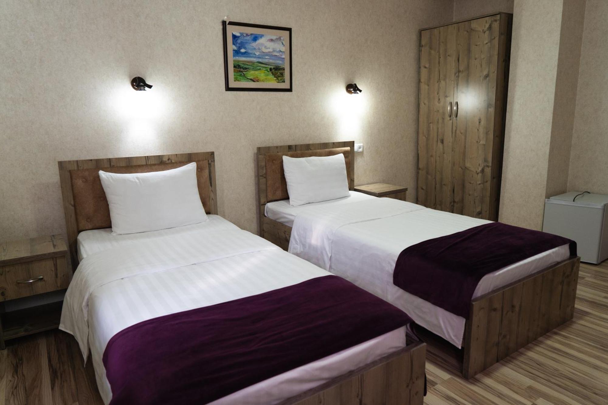 Tourist Inn Hotel Tasjkent Exteriör bild
