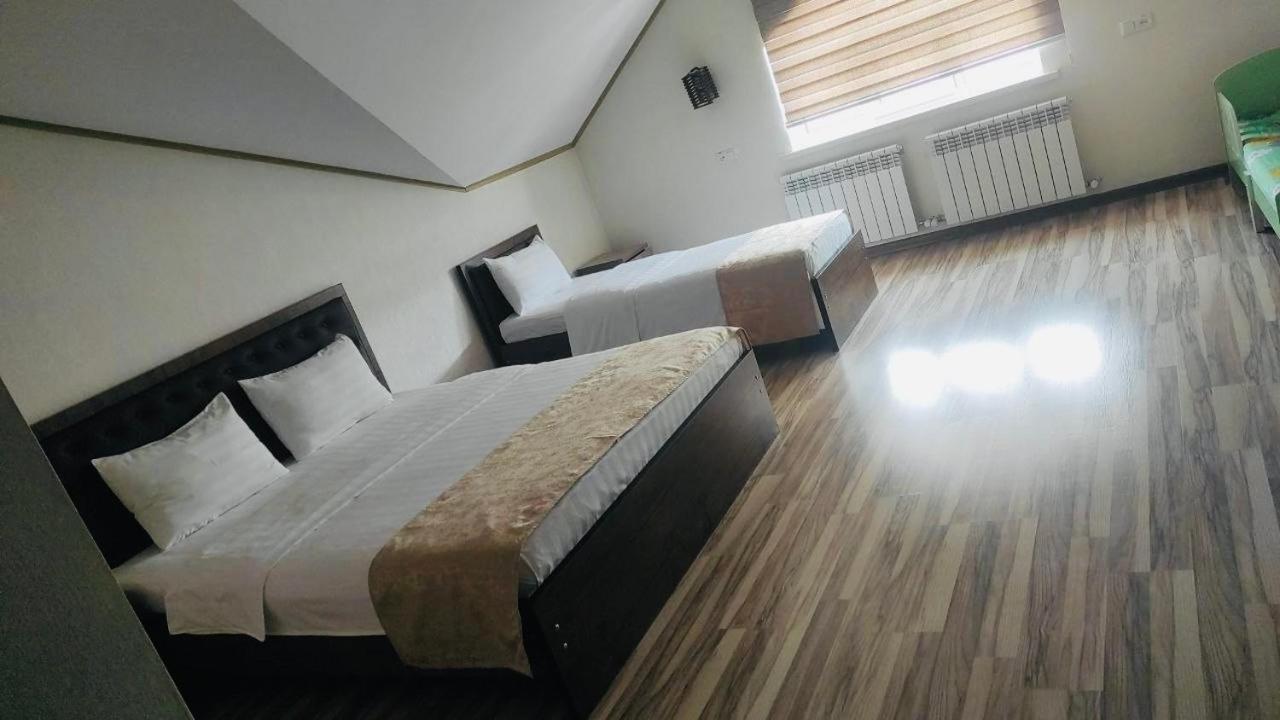 Tourist Inn Hotel Tasjkent Exteriör bild